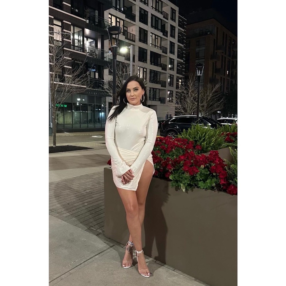 PrettyLittleThing White Garment